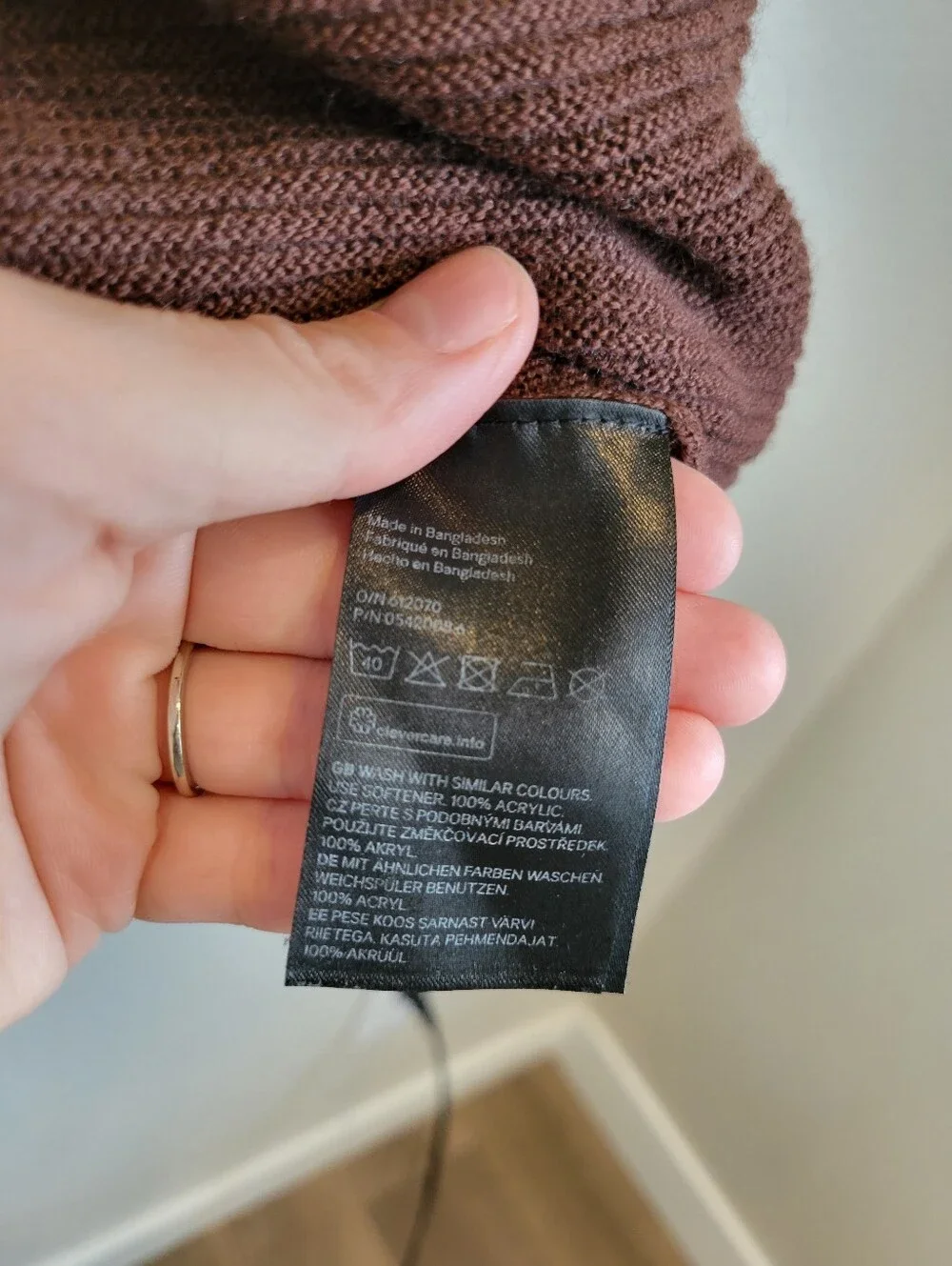 H&M Men's Dark Mauv/Brown LongCrewneck Knit Sweater